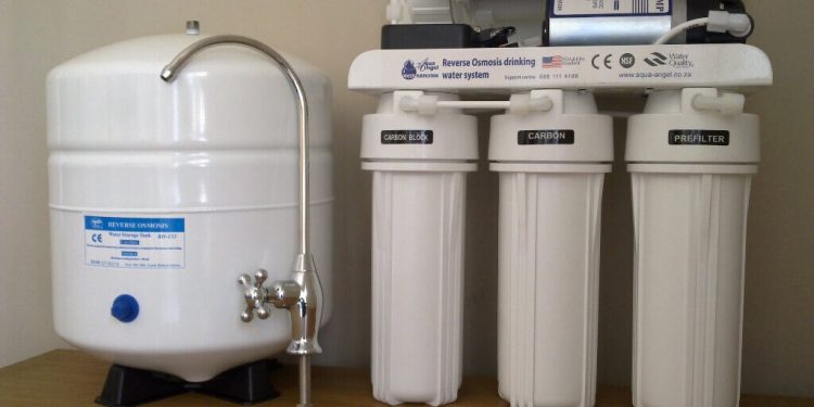 TOP 4 BENEFITS OF INSTALLING A WATER FILTER AT HOME