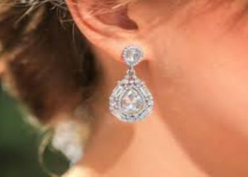 The Advantages and Disadvantages of Lab Grown Diamonds