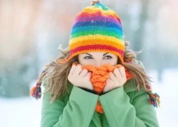 How do wool hats protect you in the chilly winter months?