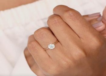 How to Choose a Custom Engagement Ring Designer