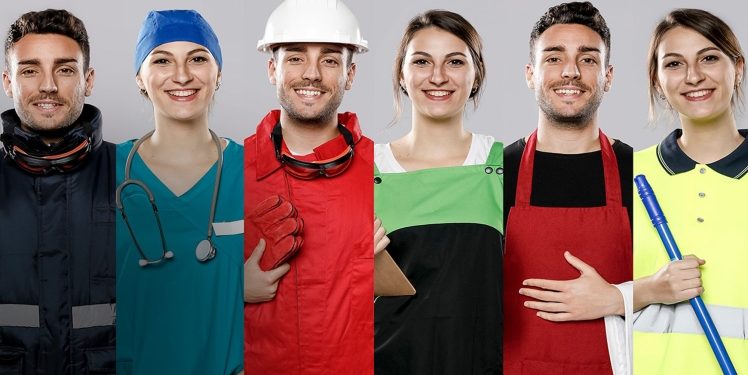 Tips for Choosing the Best Workwear for Your Team