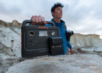 The Essential Guide to Choosing the Perfect Portable Battery Pack for Camping