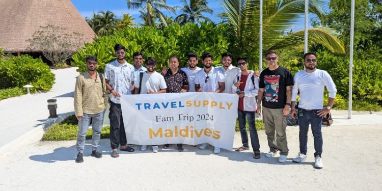 Ghoom Barabar Ghoom Maxx: Elevating Group Travel to New Heights